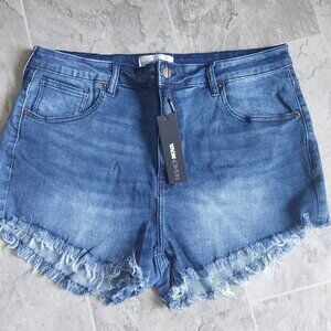 Shorty frayed jean shorts
